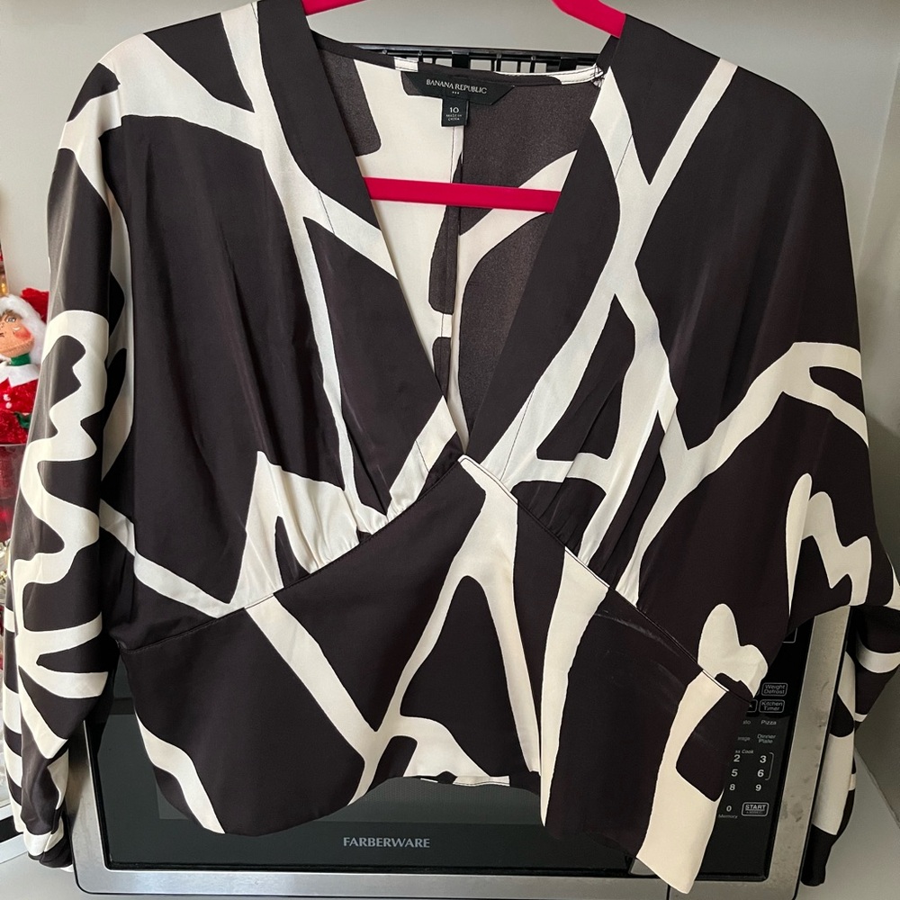 Banana Republic Black and White Blouse with Abstract Pattern